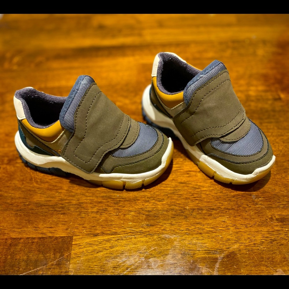 Cute no laces shoes